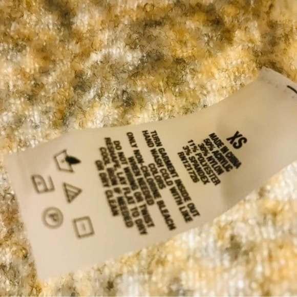 AEROPOSTALE High Neck Vertical Knit Chevron Sweater Size X-Small - Picture 9 of 9